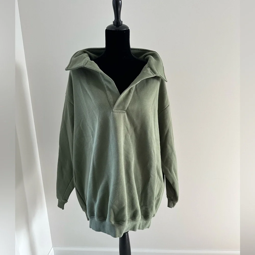 Women’s Crop Shop Boutique Oversized Collar Sweatshirt in Clover - Picture 2 of 7